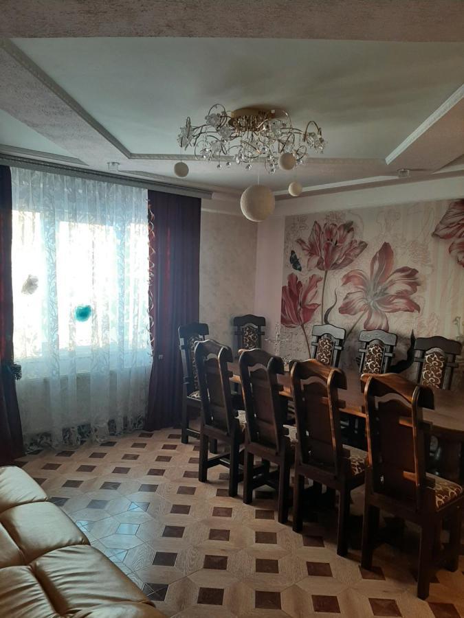 У Ані Lazeshchyna Extérieur photo